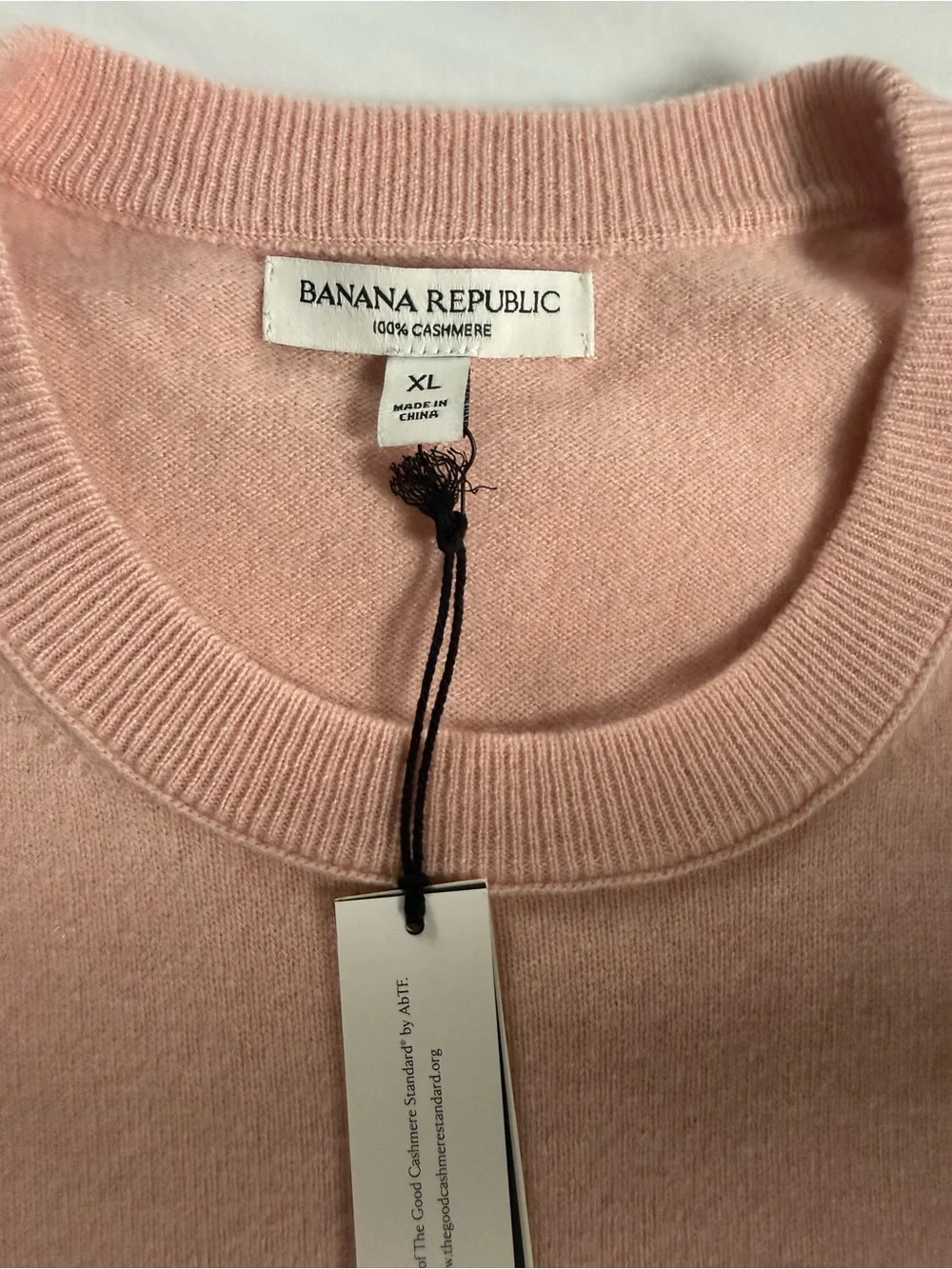 Men's Cashmere Crewneck Sweater in Soft Pink